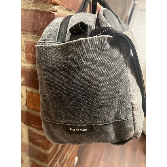 NWOT Solo Grey Impulse Duffel Bag Travel Holiday Gym - Picture 7 of 12